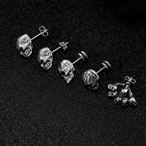 Boucles d'oreilles en acier inoxydable pour hommes de <span class=keywords><strong>style</strong></span> <span class=keywords><strong>gothique</strong></span> Clous d'oreilles tendance en forme de tête de mort plaqués or pour cadeau d'Halloween - Product Image 6