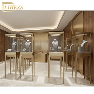 Elegantes Vitrinas de Joyería de Estilo Torre en Color Dorado Champán, Iluminadas, con Luz - Product Image 2