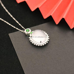 Collar con Colgante de Jadeíta Verde Imperio Qingyabailu Feicui, Clásico, Aniversario, Certificado por Terceros, Forma de Calabaza, 18K - Product Image 3