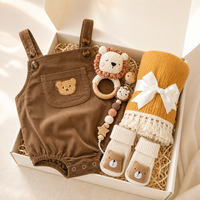 KAIYUE Ensemble cadeau nouveau-né thème ours : Barboteuse, Couverture d'emmaillotage, Hochet, Attache-tétine, Chaussons – Fournisseur en gros OEM ODM