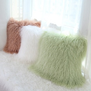 Wholesale 100% Real Mongolian <strong>Lamb</strong> <strong>Fur</strong> Cushions Long <strong>Curly</strong> Hairs Tibet <strong>Lamb</strong> <strong>Fur</strong> Pillow Dyed Colorful Cushion - Product Image 4