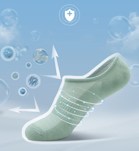 <span class=keywords><strong>Chaussettes</strong></span> basses invisibles en bambou respirantes antidérapantes en silicone fines pour l'été, très vendues pour hommes - Product Image 4