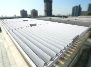 Muro Cortina Motorizado, Persiana Vertical Exterior de Aluminio para Protección Solar - Product Image 2