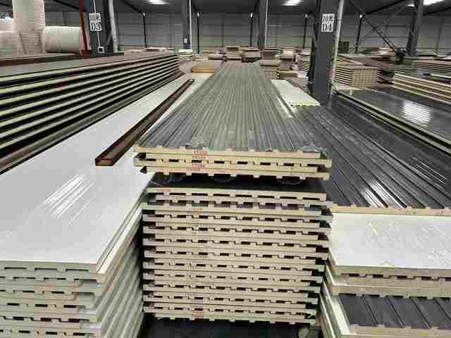 Wholesale Sandwich Panels Steel/Aluminum Fire Resistant Water Resistant Eco-Friendly for Cold Room Outdoor Use Building