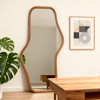 Miroir sur pied de taille personnalisée avec cadre en bois irrégulier de style moderne pour la décoration de la chambre à coucher