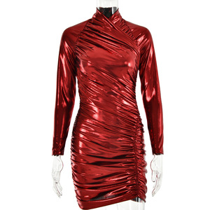 Vestido de Cuero Plisado de Manga Larga con Cuello en V, Silueta Lápiz de Color Sólido, Vestido de Moda para Mujer - Product Image 5