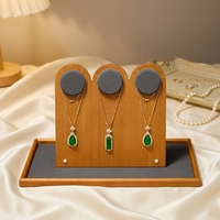 Présentoir à bijoux en bois de hêtre à 3 barres pour bracelets, joncs et montres avec base en microfibre