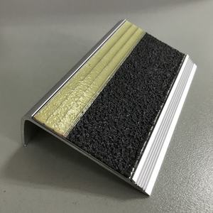 Profili per Gradini Fotoluminescenti, Strisce Antiscivolo in Alluminio che si Illuminano al Buio, Bordi per Scale con Abrasivo al Carburo di Silicio Luminosi - Product Image 2