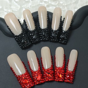 Uñas acrílicas hechas a mano al por mayor, uñas postizas cuadradas de cobertura completa, diseño de diamantes de imitación negros y rojos, personalización disponible. - Product Image 1
