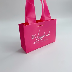 Bolsas de Regalo de Papel Rosa Intenso Personalizadas con Impresión en Lámina Plateada y Lazo de Cinta Rosa - Bolsas de Compras de Lujo para Marcas de Belleza y Pestañas - Product Image 5