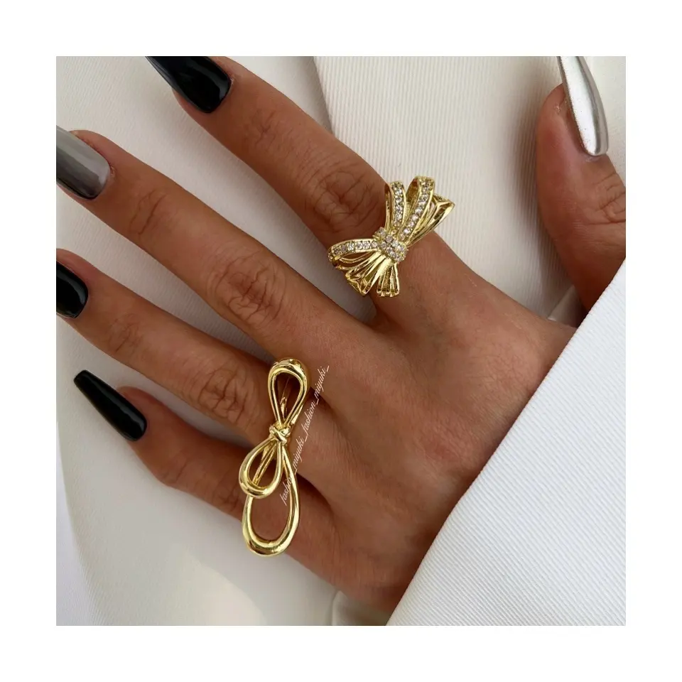 2024 INS chaud personnalisé 18K plaqué or anneaux diamant nœud papillon forme pour Couples femmes mode fête cadeaux fiançailles bijoux cuivre