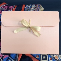 Boîte d'emballage carrée personnalisable nacrée colorée pour foulards et serviettes en soie, idéale pour cadeaux et artisanat – Vente directe