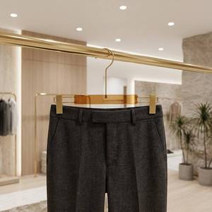 <span class=keywords><strong>Cintre</strong></span> en acrylique ambre doré avec pinces métalliques réglables, antidérapant, robuste, écologique, gain de place, pour pantalons et jupes - Product Image 3
