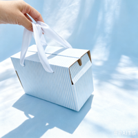 Boîte cadeau en papier rigide avec logo personnalisé imprimé, avec poignée en ruban, emballage cadeau de luxe pour les fêtes d'anniversaire, de mariage, les cadeaux pour invités
