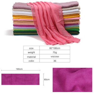 Venta al por mayor de fábrica <span class=keywords><strong>Bufandas</strong></span> de color sólido Regalo de promoción Chales baratos Hijab de viscosa Bufanda para mujer - Product Image 2