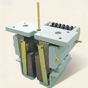 Dispositivo de Seguridad para Elevadores Progressive DK SAFETY 800DK, Resorte Helicoidal, Fuerza de Frenado 4900kg~8000kg P+Q, Velocidad de 5.06m/s para un Desplazamiento Suave - Product Image 1