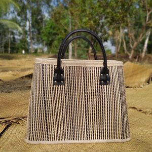 Varios Colores seagrass bolso con mango de cuero - Product Image 3