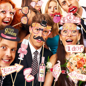 Accessoires photo amusants pour fête sur le thème du mariage - Product Image 2