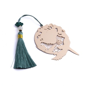 Marcapáginas Metálico con Borla y Diseño de Golondrina en Colores Claros con Impresión UV, Gran Venta - Product Image 4