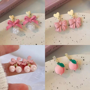 Pendientes de Moda con Lazo Rosa y Corazón, Estilo Dulce y Lindo, Diseño Exclusivo y Elegante para Mujer - Product Image 3
