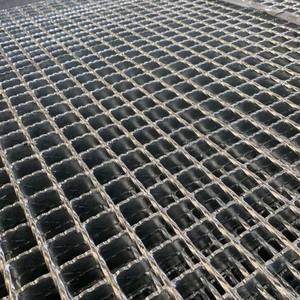 Panneaux de grille en acier galvanisé à chaud à <span class=keywords><strong>prix</strong></span> d'usine pour les caniveaux de drainage et la construction de bâtiments - Product Image 2