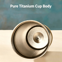 Tumbler Termal Titanium Anti Bocor Bebas BPA Kapasitas Besar Dinding Ganda Ramah Lingkungan Portabel Populer untuk Luar & Dalam Ruangan 6-12 Jam