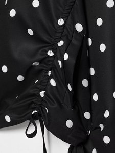 Set da donna 2026: Nuovo completo casual alla moda con giacca a pois a maniche lunghe e pantaloncini mini a pois retrò - Product Image 5