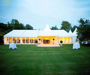 เต็นท์หลังคาใสแบบกำหนดเองจากโรงงาน ขนาด 10ม. x 25ม. สำหรับงานเทศกาล รองรับได้ 100 ที่นั่ง ราคาประหยัด - Product Image 1