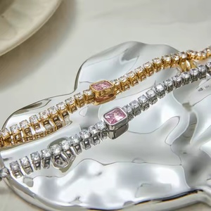 <span class=keywords><strong>Pulsera</strong></span> de circón cuadrada de moda para mujer Piedras Rosas y blancas de acero inoxidable chapadas en oro de 18 quilates - Product Image 4