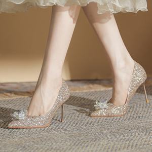 รองเท้าแต่งงานสไตล์ฝรั่งเศสสำหรับฤดูร้อน รองเท้าส้นเข็มผู้หญิงดีไซน์หรูหรา ประดับคริสตัลเพชร ทำจากหนังแท้ - Product Image 6