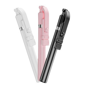 Trépied de téléphone réglable, extensible jusqu'à 1,7 m, bâton à selfie avec lumière LED, portable, <span class=keywords><strong>pour</strong></span> la photographie de smartphone - Product Image 1