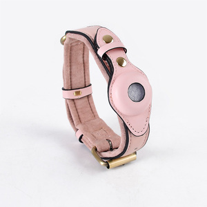 스마트 Airtag 개 목걸이 GPS 추적 도매 재고 제조 재활용 부드러운 가죽 견인 애완 동물 가죽 끈 야외 산책 - Product Image 1