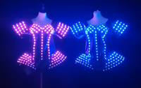 Costume de robot lumineux LED à pixels couleur intégrale pour les fêtes de remise des diplômes, Pâques et les spectacles sur scène KTV