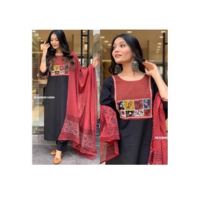 Vente en gros d'usine Ensemble 3 pièces en rayonne Kurtis pantalon Dupatta pour le bureau et des vêtements décontractés à un prix abordable - Product Image 1