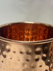 Mugs à mule en cuivre martelé à la main, esthétiques et luxueux, au design classique, pour sublimer le service de cocktails, aux tons riches, texture artisanale, intemporels - Product Image 6