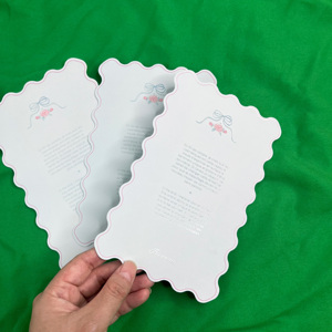 Carte de remerciement personnalisée à bords ondulés, logo UV, carte de vœux de mariage, carte d'appréciation en papier de forme irrégulière pour les entreprises et les mariages - Product Image 3