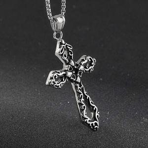 Collier pour homme populaire en promotion, de haute qualité, avec pendentif croix, style punk gothique vintage - Product Image 1
