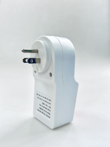 Protector de Voltaje de 16 <span class=keywords><strong>Amperios</strong></span> 2166D con Pantalla Digital y Protección Contra Sobretensiones - Product Image 4