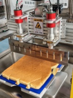Automatische Ultraschall-Kuchen- und Brotschneidemaschine für gleichseitige Dreieckstücken – Hochgeschwindigkeits-Lebensmittelschneider