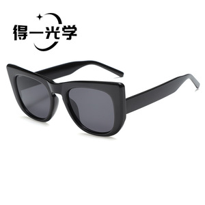 แว่นกันแดดทรงแคทอายสีดำ UV400 สำหรับผู้หญิง แฟชั่นกลางแจ้ง - Product Image 1