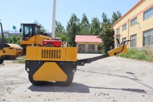 Compacteur hydraulique 1T, mini rouleau vibratoire à double tambour pour la réparation routière - Product Image 4