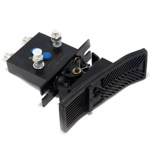 Pied de commande hydraulique bidirectionnel pour marteau brise-roche hydraulique d'excavatrice - Product Image 1