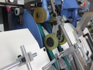 Máy Làm Sổ Tay LH-EIM450 Tự Động Dán Giấy Và Chèn Trang Cho Máy Tính Xách Tay - Product Image 4