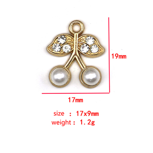 Graziosi Ciondoli a Forma <span class=keywords><strong>di</strong></span> Ciliegia Placcati Oro con Strass e Smalto, <span class=keywords><strong>Pendenti</strong></span> con Perle per Creazione <span class=keywords><strong>di</strong></span> Gioielli Fai-da-Te, Collane, Bracciali, <span class=keywords><strong>Orecchini</strong></span> e Artigianato - Product Image 4
