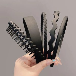 MIO Vente en gros en usine Ensemble de bandeaux en plastique Bandeau unique Divers styles En stock Accessoires de cheveux bon marché Maquillage pour les femmes - Product Image 6