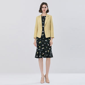 Blazer Feminino Minzestyle Amarelo de Primavera com Manga Três Quartos, Ajuste Slim e Botão Único - Product Image 4