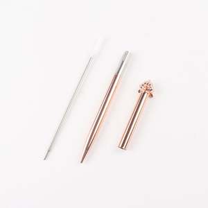 Stylos fantaisie en métal rose doré en forme de lapin - Product Image 5