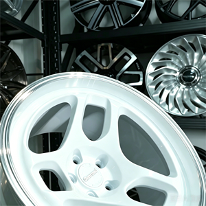 Jantes personnalisées blanches 19 20 22 24 pouces 5x112 5x120 5x114.3 pour voitures particulières BMW Série 3 E30/E36/E46, Audi 80 B2/B3 - Product Image 2
