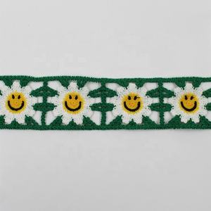 Toptan yüksek kalite 50mm geniş Polyester tığ nakış gülen yüz dantel papatya bandı giysi ev tekstili için düzeltir - Product Image 3