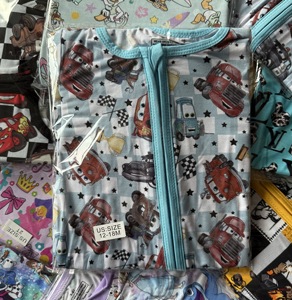 Pijamas de Bambu para Meninas Prontos para Envio, Impressões de Personagens Mais Vendidas, Caixa Misteriosa com Estilos Aleatórios para Crianças - Product Image 2